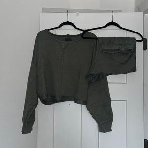 Aerie 2-Piece Olive Set